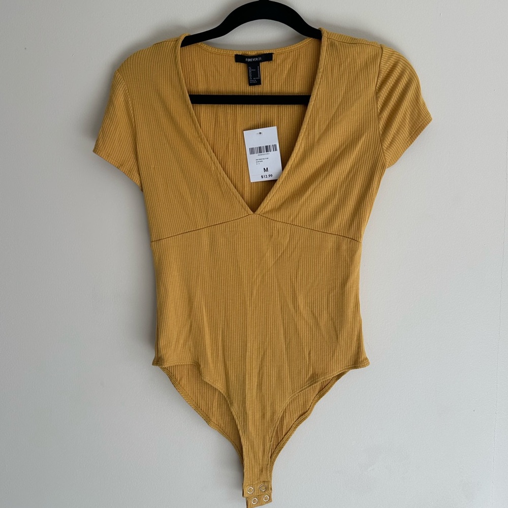 NWT Forever 21 Ribbed Short Sleeved V-Neck Bodysuit , Mustard Yellow, Size M